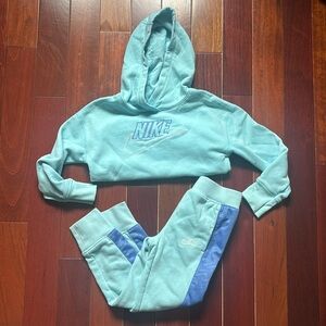 Nike set for girls